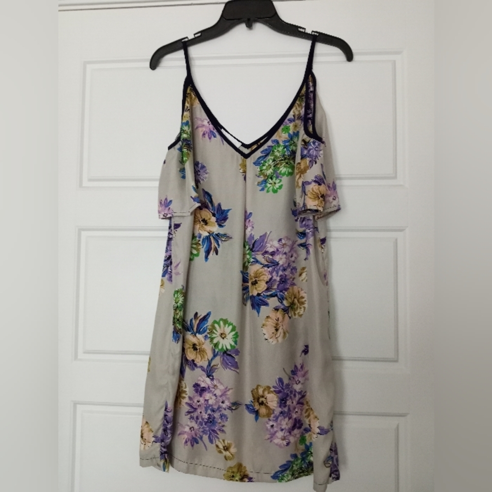 Glam cold shoulder floral print short sleeve dress size small